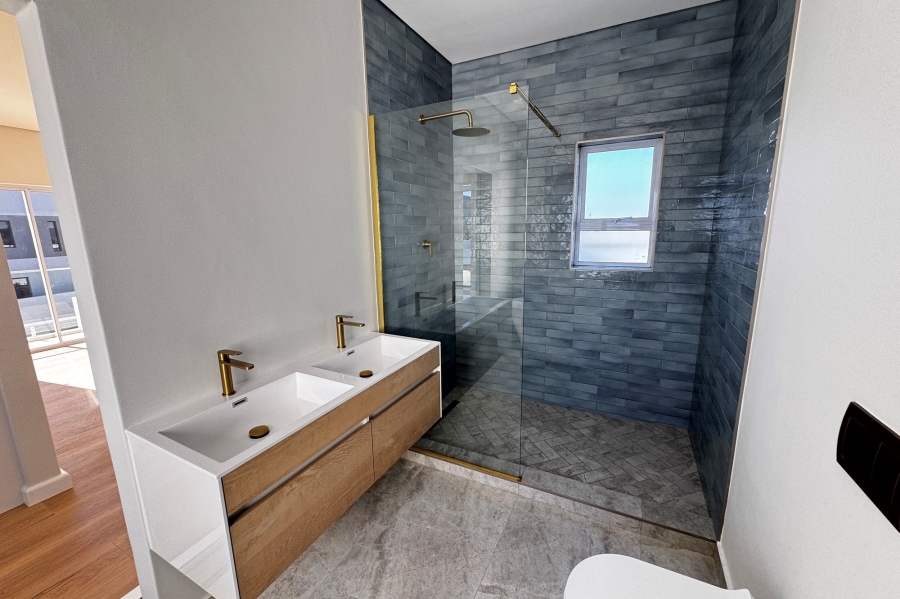 4 Bedroom Property for Sale in Sandown Western Cape